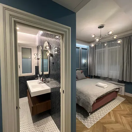 Colosseo Quadrato Luxury